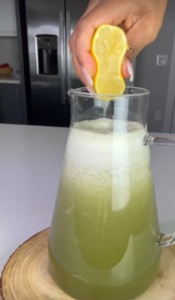 Băutură care îmbunătățește digestia și sănătatea intestinală